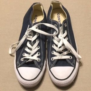 Women’s Converse Sneakers - Like New - size 8